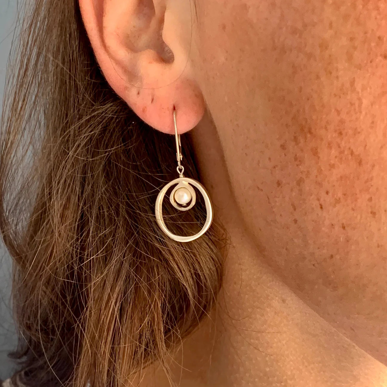 "Open Circles With Pearl" Earrings