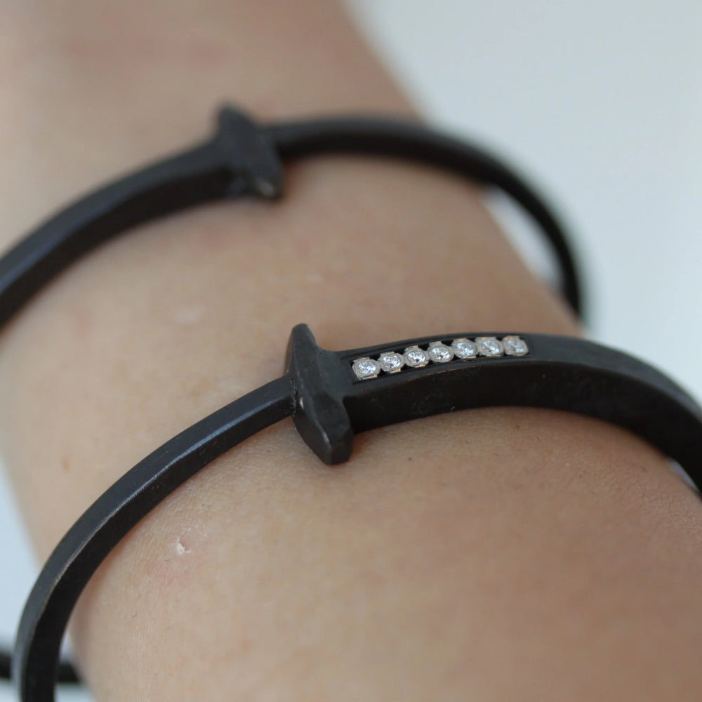 "Short Stripe" Nail Bracelet