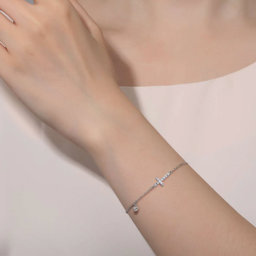 Sparkling Cross Bracelet