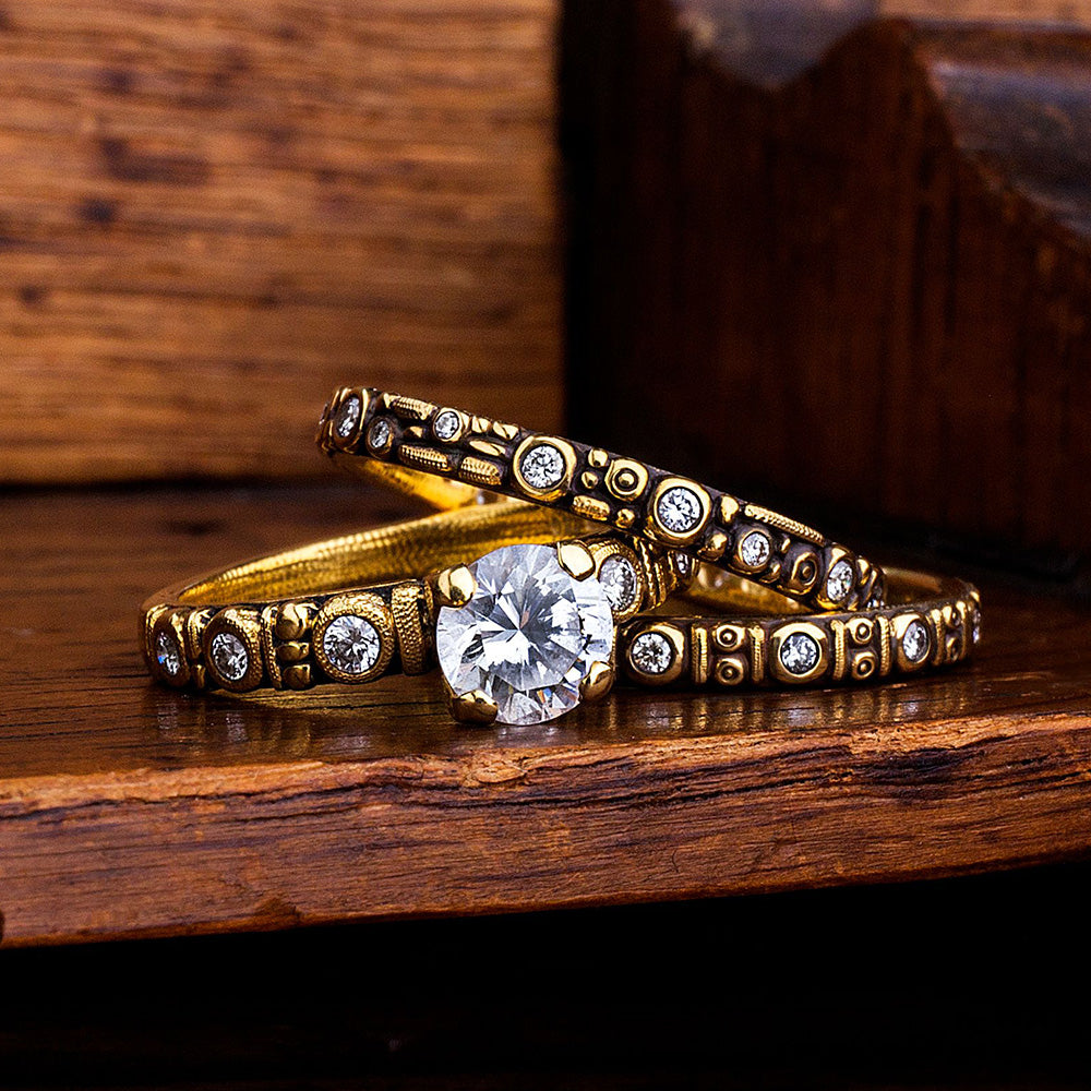 "Circle" Diamond Ring