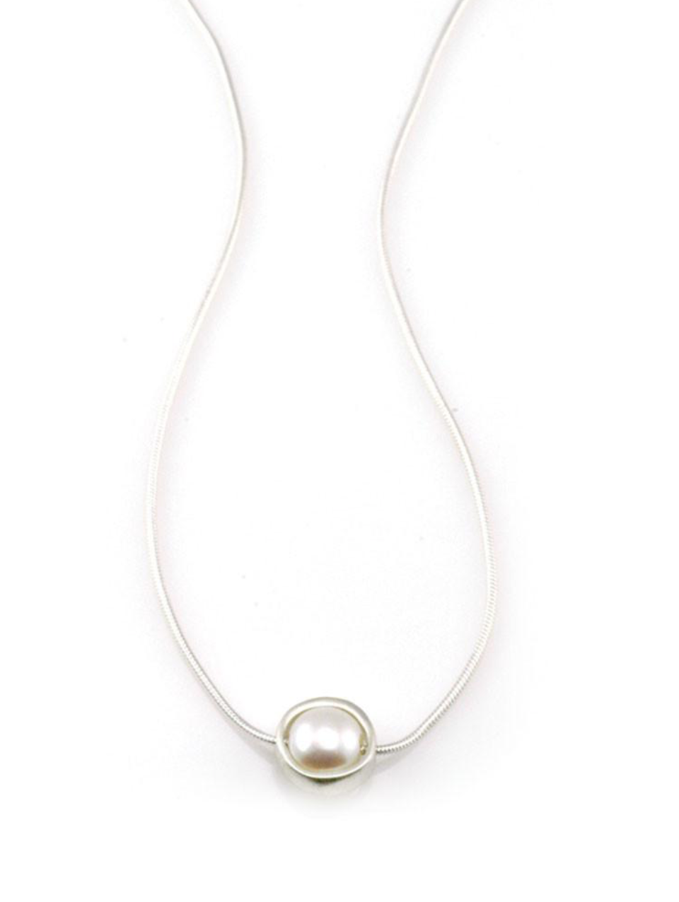 Pearl In Silver Circle Necklace